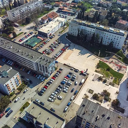 Luna Pula